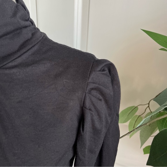 Mandee Pleated Half Sleeves Turtleneck Top Black Sz M - Picture 2 of 16